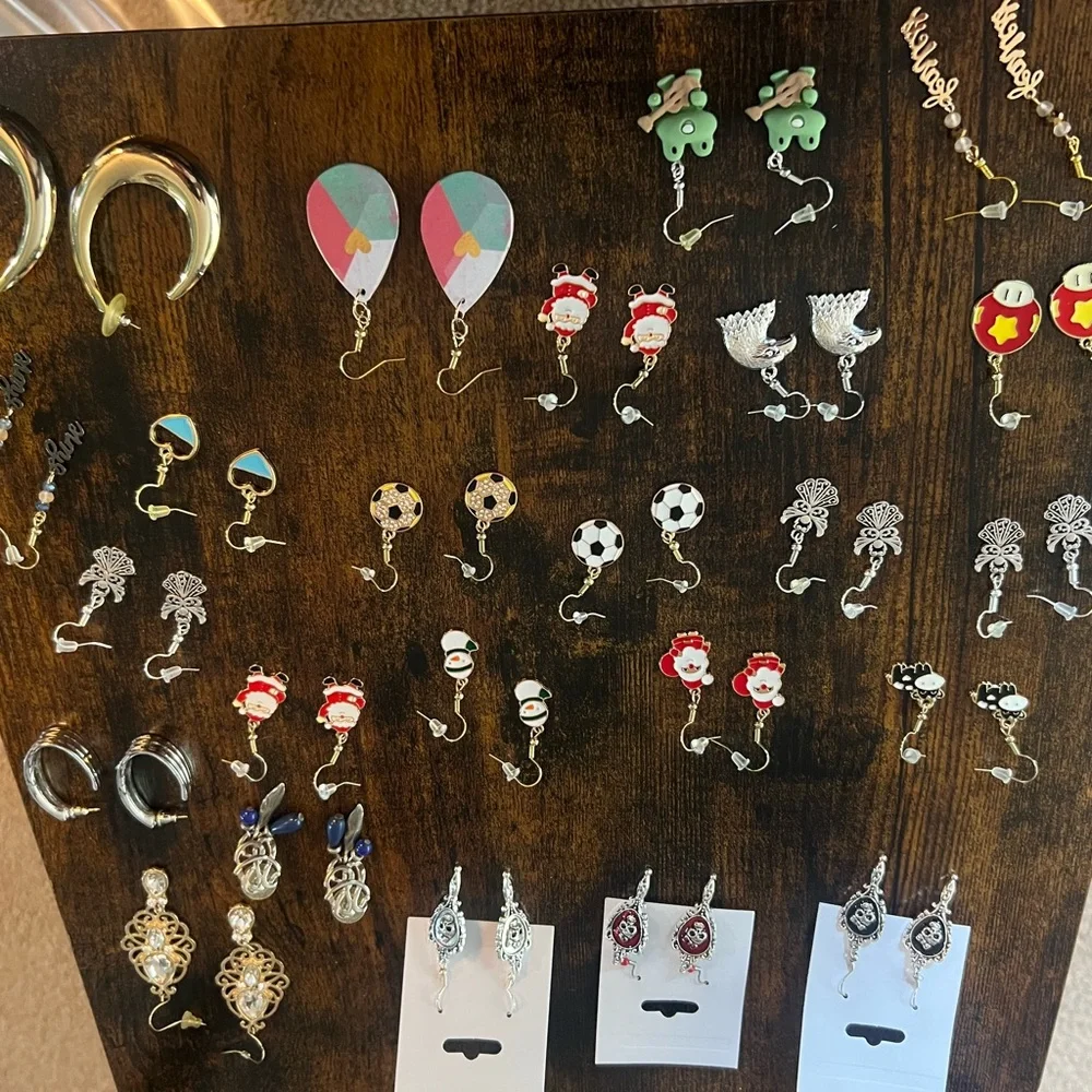 Assorted Earrings Collection - Picture 1 of 6